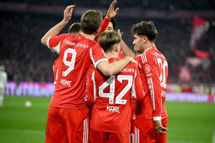 Harry Kane and Lennart Karl cheer