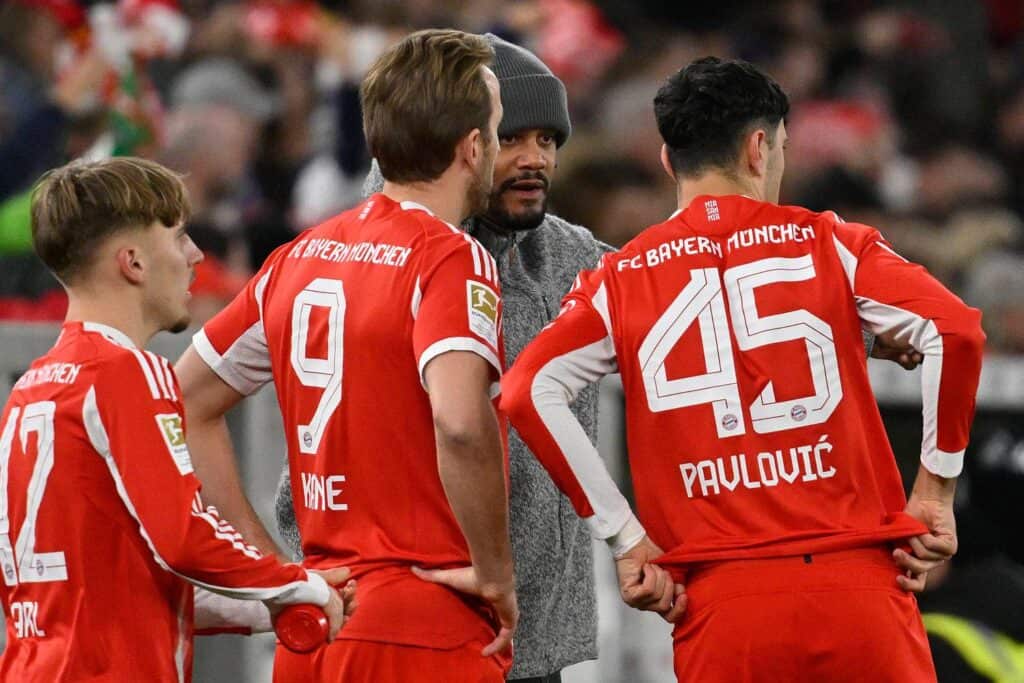 Kompany with substitutes