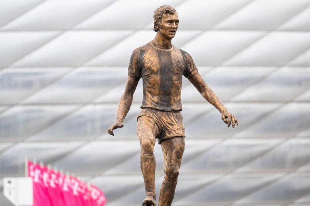 beckenbauer-statue-1024x683-1 Franz Beckenbauer