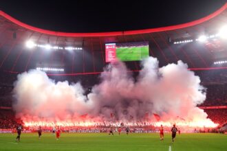 Bayern fans pyro show
