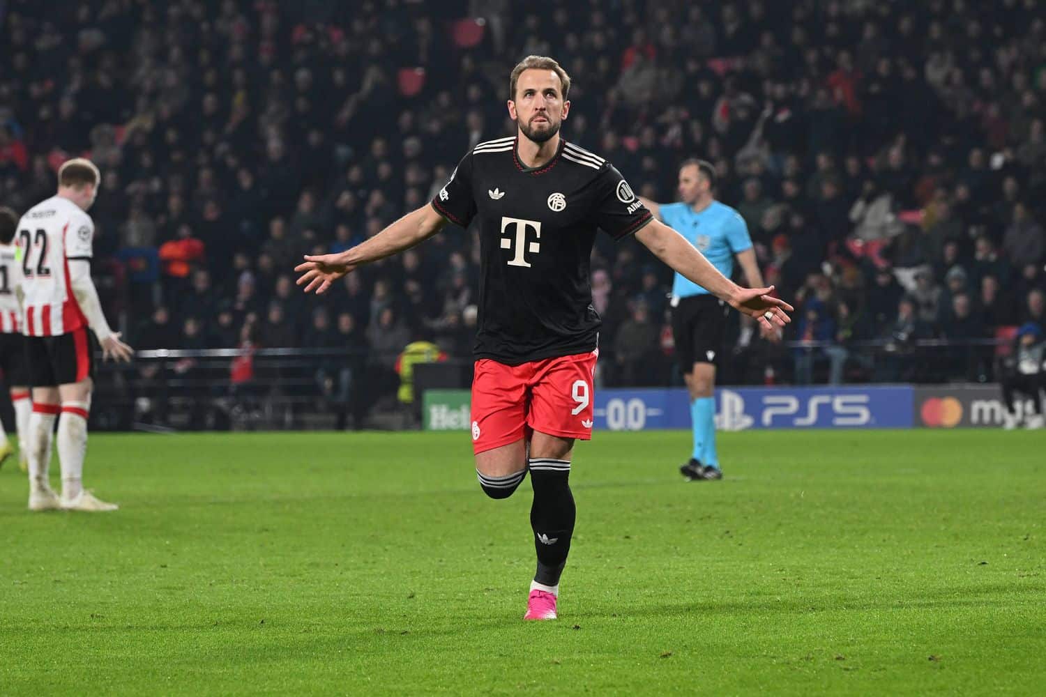 Fussball UEFA Champions League, PSV Eindhoven - FC Bayern Muenchen Harry Kane