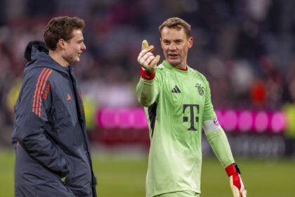 Jonas Urbig, Manuel Neuer