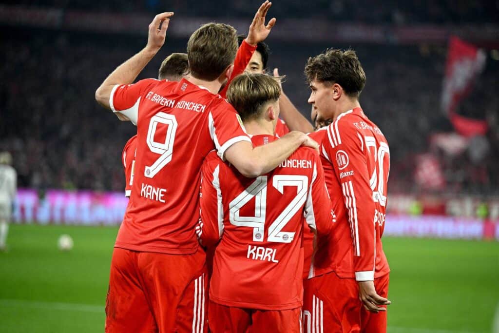 Harry-Kane-und-Lennart-Karl-jubeln-1024x683-1 Harry Kane and Lennart Karl cheer