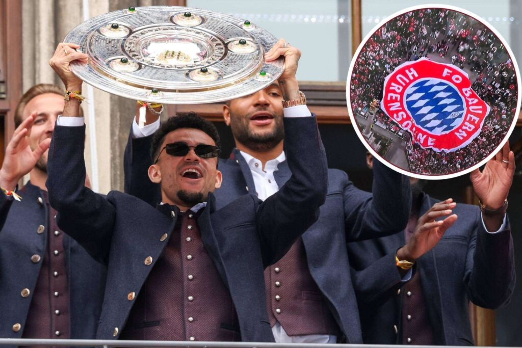 FC Bayern championship banner