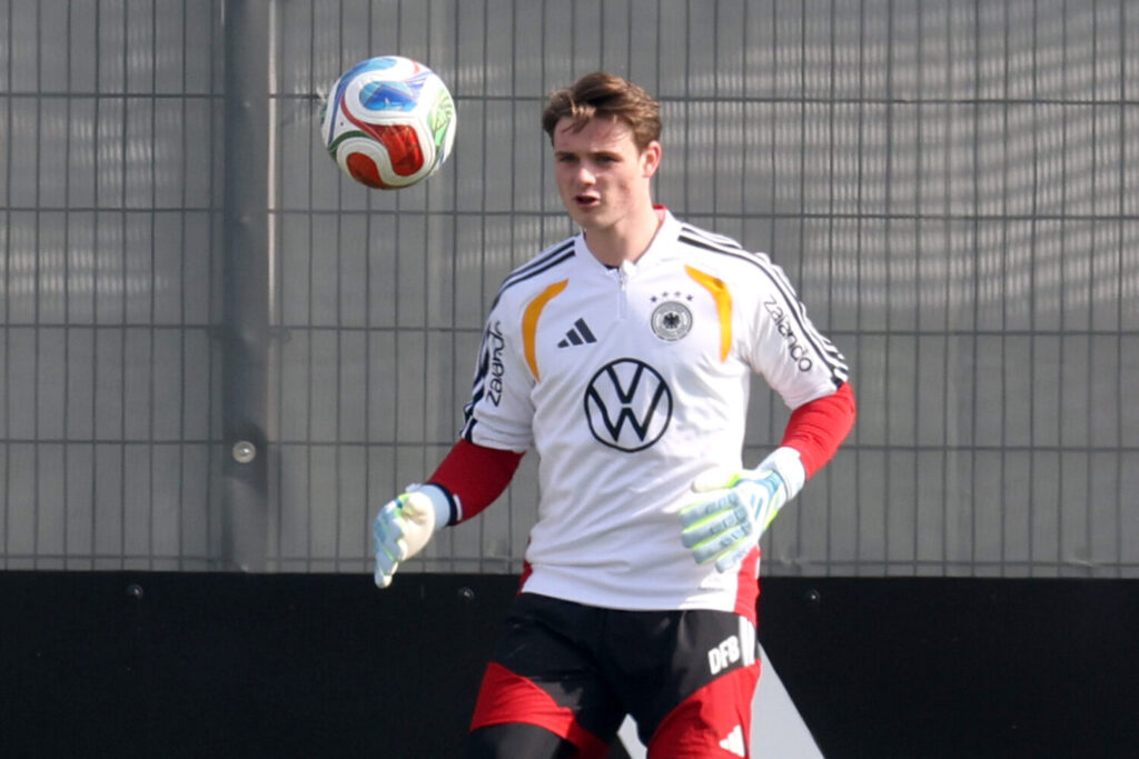 Jonas Urbig