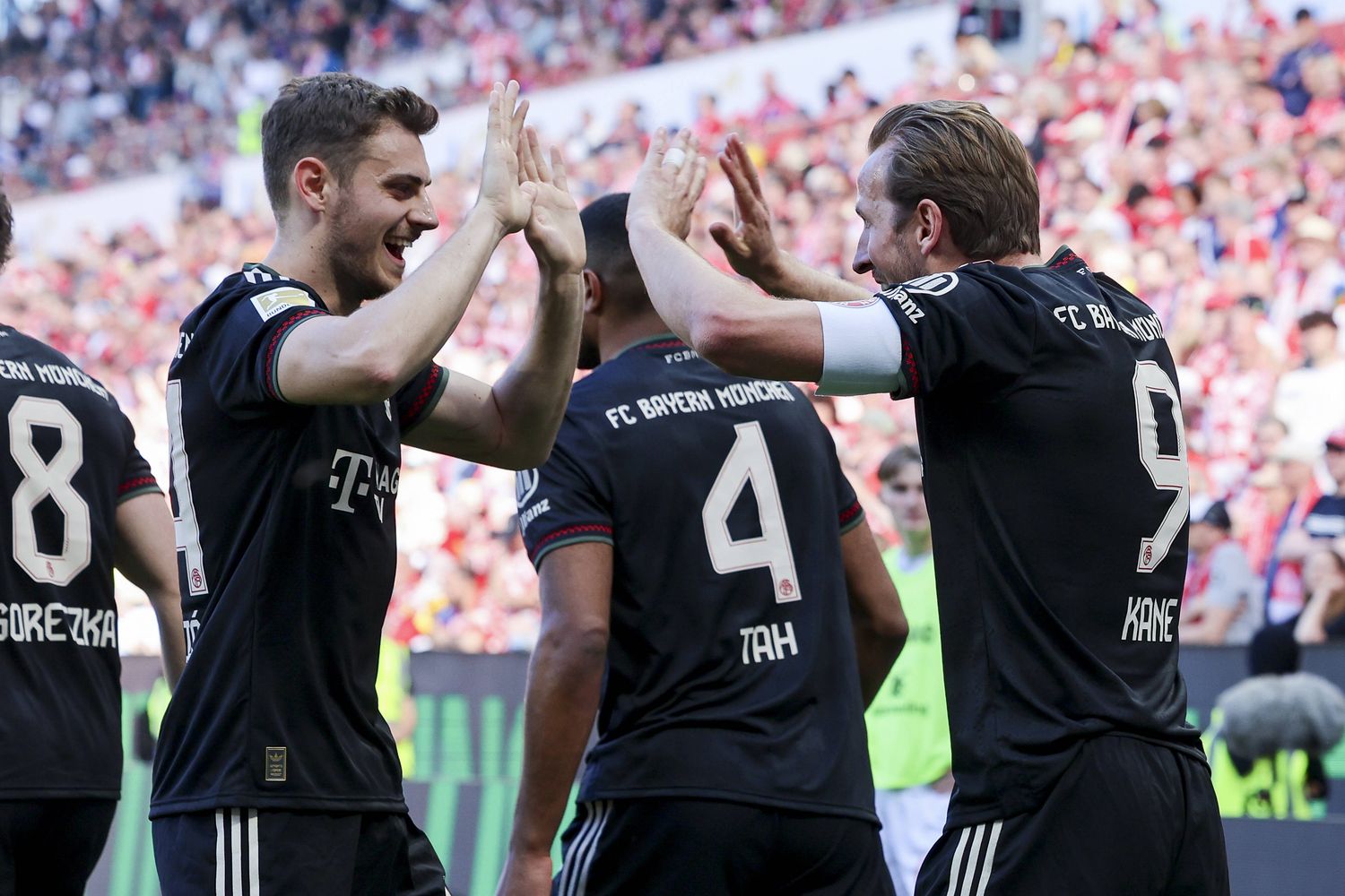 Josip Stanisic, Harry Kane