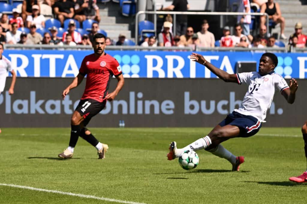 Tarik Gözüsirin, Bastian Assomo