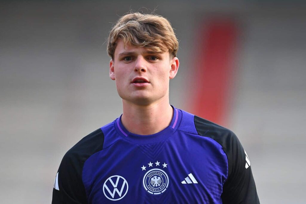 Jonas Urbig