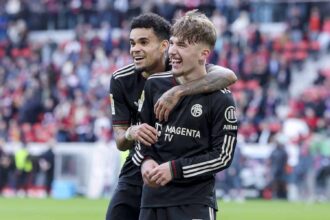 Luis Diaz, Lennart Karl