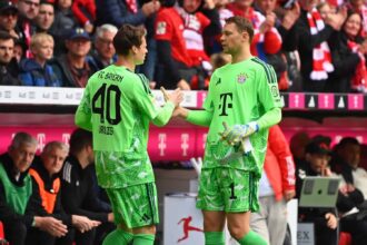 Jonas Urbig, Manuel Neuer