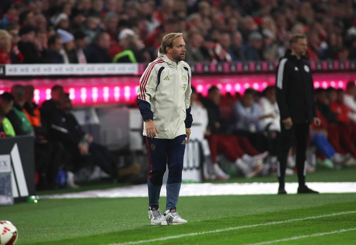 Fussball, Herren, Bundesliga, Saison 2026/2027, FC Bayern München - RB Leipzig, Allianz Arena Aaron Danks